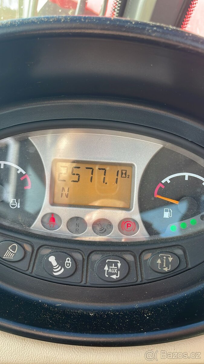 Teleskopický manipulátor Massey Ferguson TH 7038 - 13