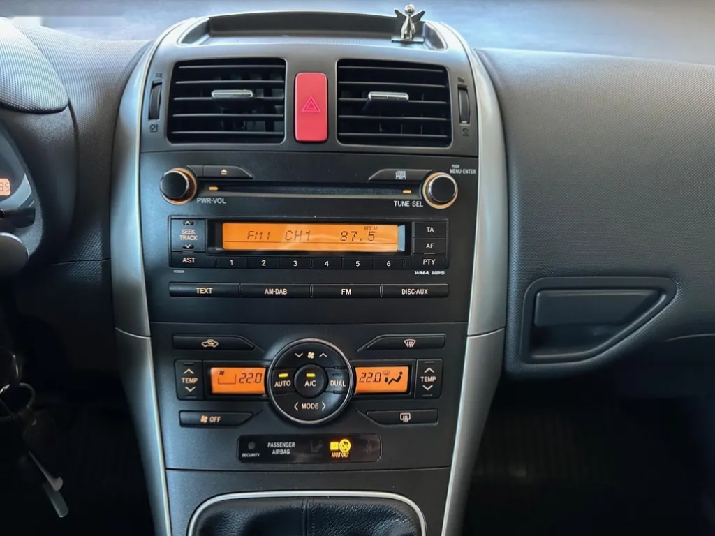 Toyota Auris, 1.6i - CZ - 1.Majitel - 13