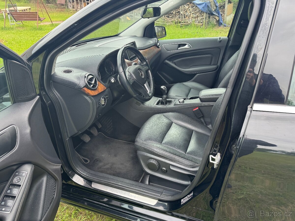 Mercedes Benz B200CDI - 13