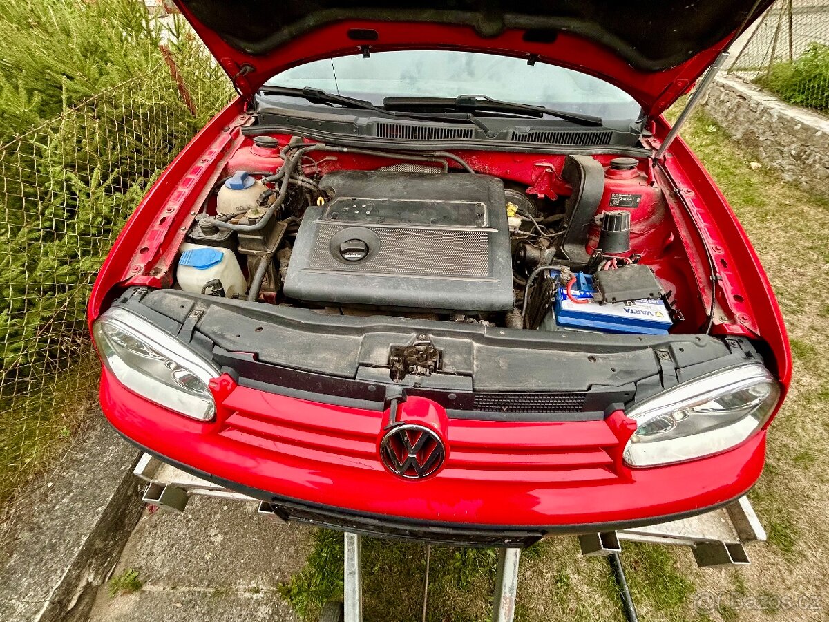 Volkswagen Golf IV 1.6 - 13