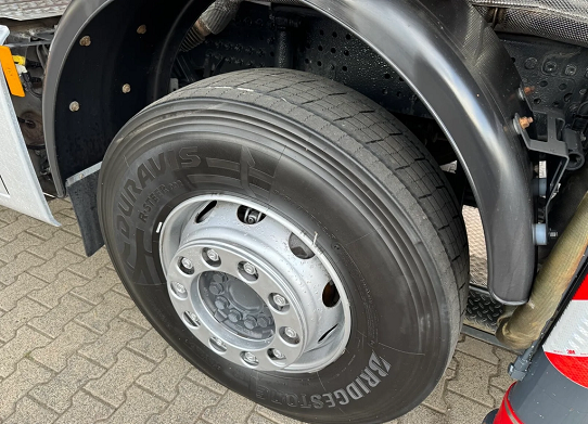 Mercedes-Benz Actros 3243 - domíchávač betonu s pumpou - 13