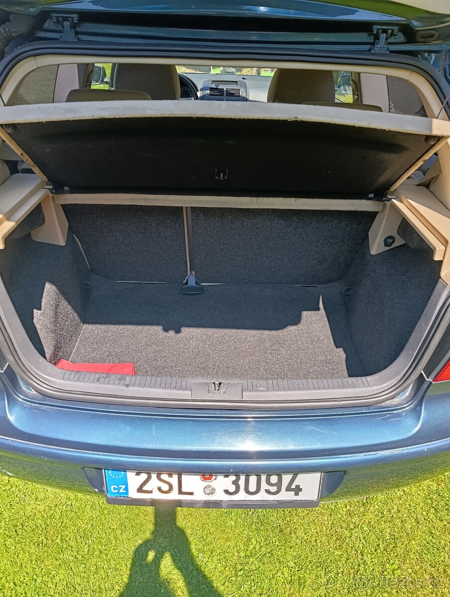 Prodám Volkswagen Polo 1,2. Benzín.Rok 2003 - 13