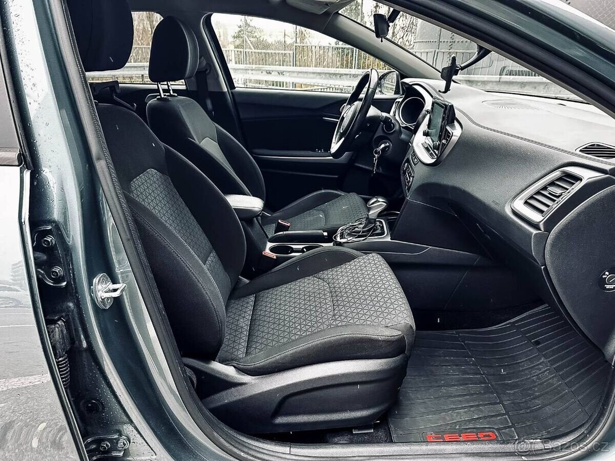 Kia Ceed SW 1.5 T-GDi Silver A/T - 13