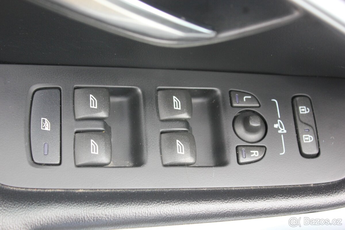 Volvo V40, 1.6D, R-Design - 13