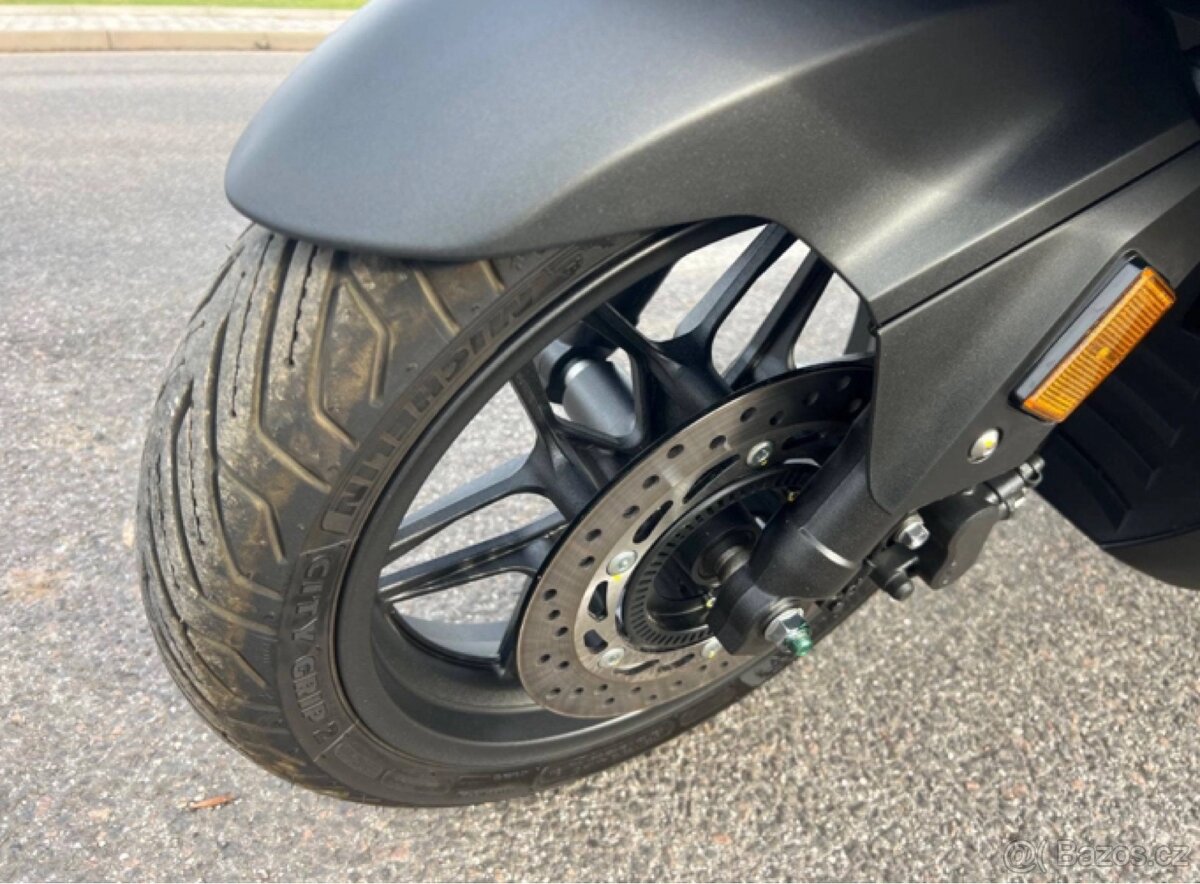 Prodám HONDA FORZA 125 ABS - 13