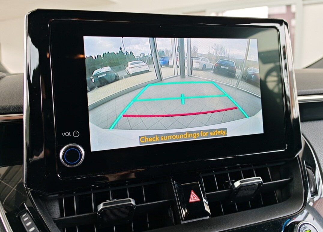 Toyota Corolla 1.8 hybrid - 13