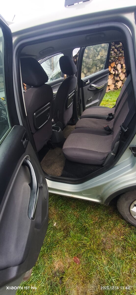 Ford C-MAX 1.6 benzín - 13