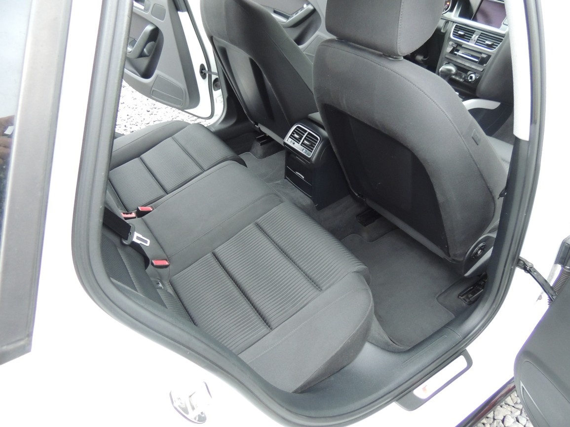 Audi A4 Combi 2.0TDi,110kw,DSG,S-Line,2015,ČR,-21%DPH - 13