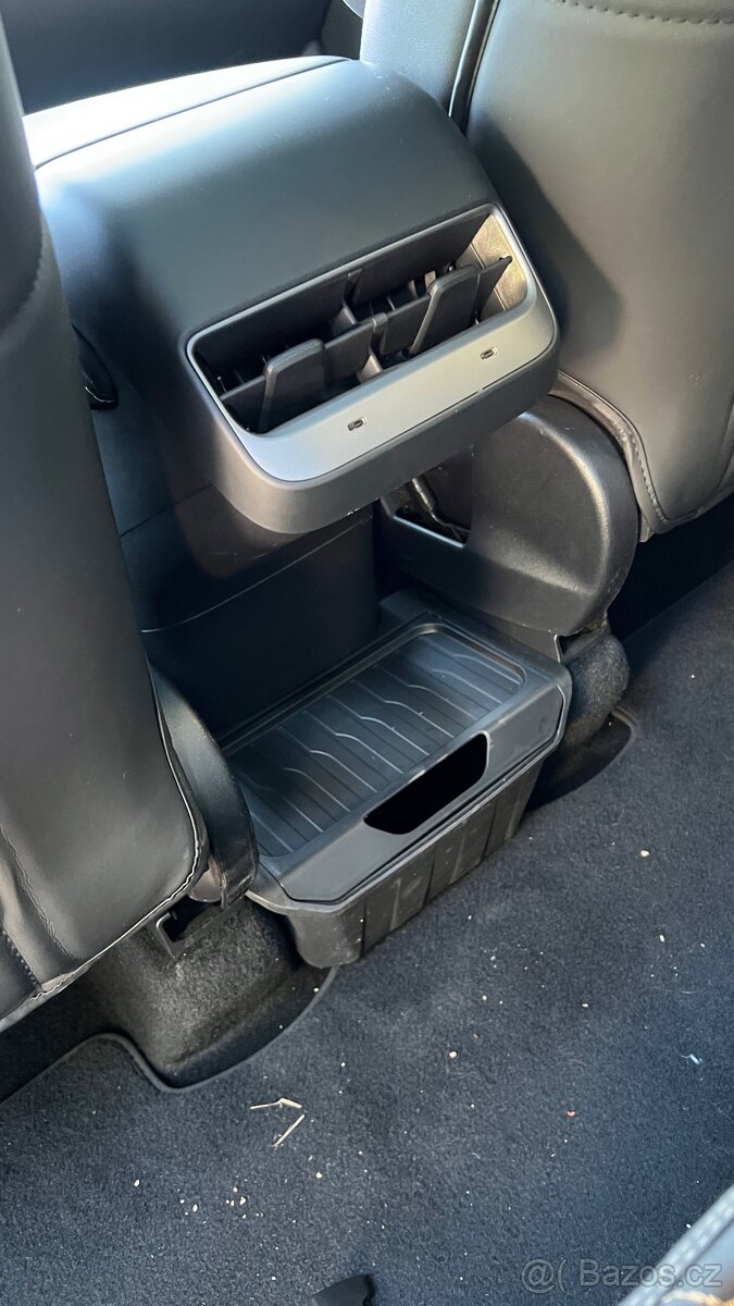 Tesla Y 10/2023 - 13