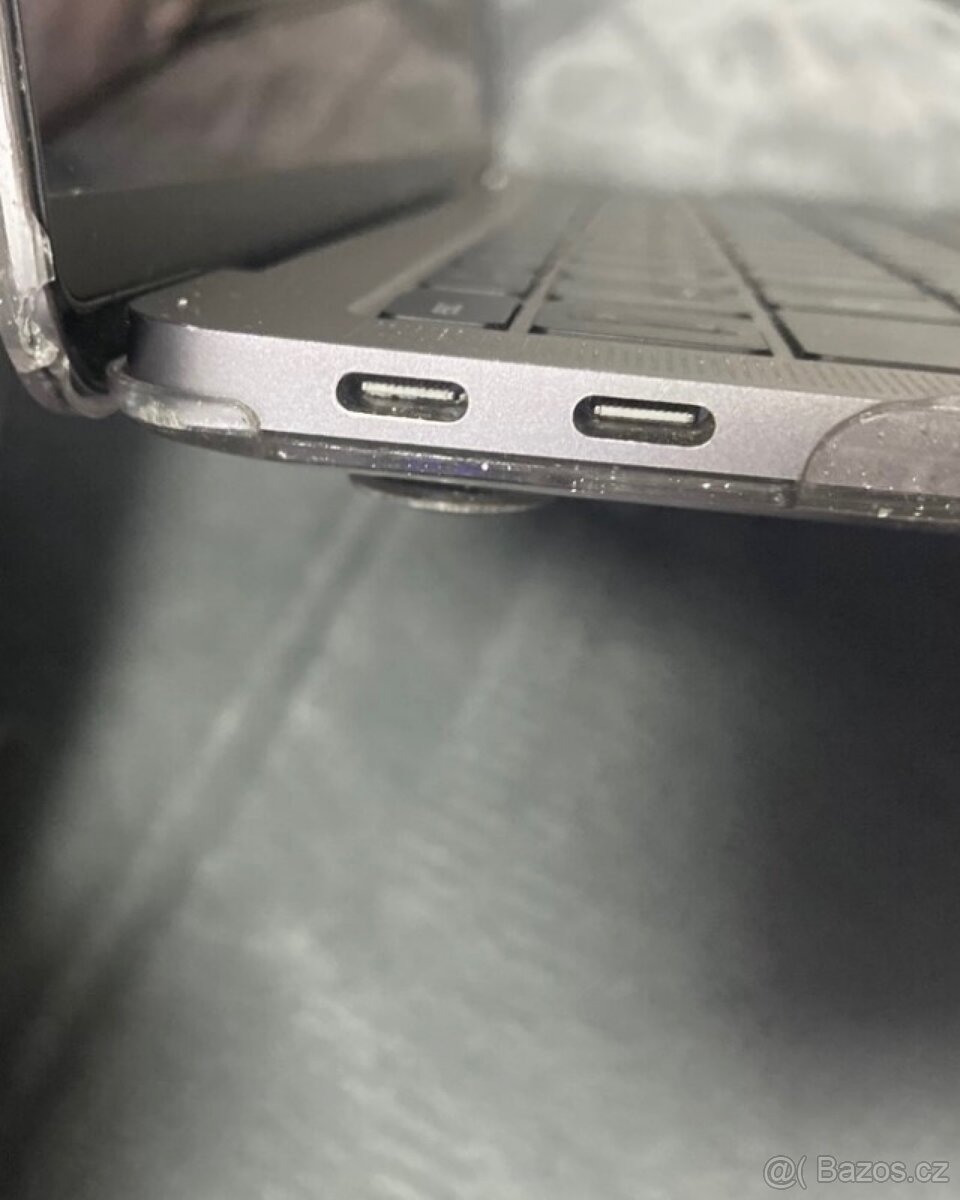 MacBook Air 13" 16GB RAM/256GB - 13