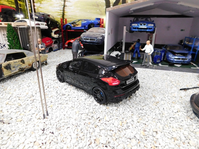 model auta Ford Focus ST Mk2 / Focus RS mk3 Otto mobile 1:18 - 13