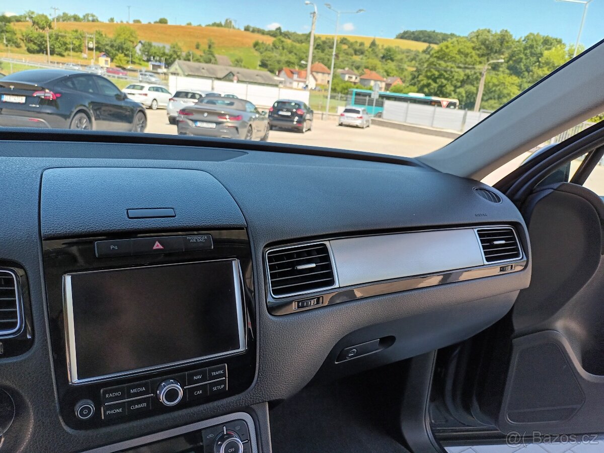 Volkswagen Touareg 3,0 TDI,176KW,NAVI,KŮŽE,PRUŽIN - 13