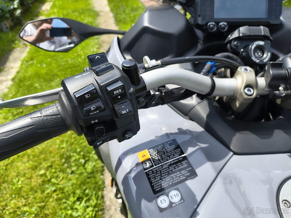 yamaha niken GT 2021 - 13