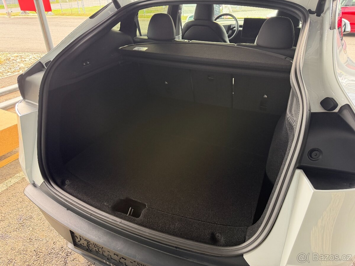 Tesla Model Y (Juniper) Premium Long Range All-Wheel Drive - 13