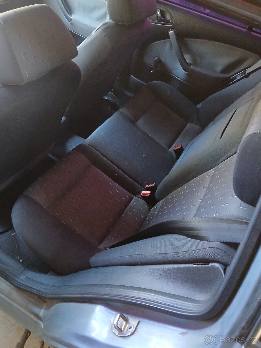 Octavia combi 1.6 i ,75kw STK 01/28 - 13