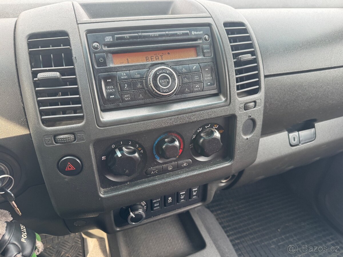Nissan Navara D40,2015 - 13