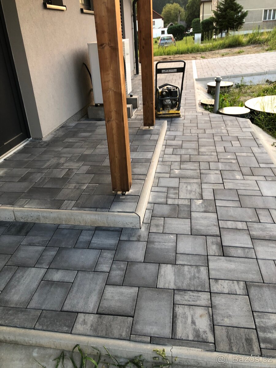 Pokládka zámkové dlažby a výkopové práce - 13