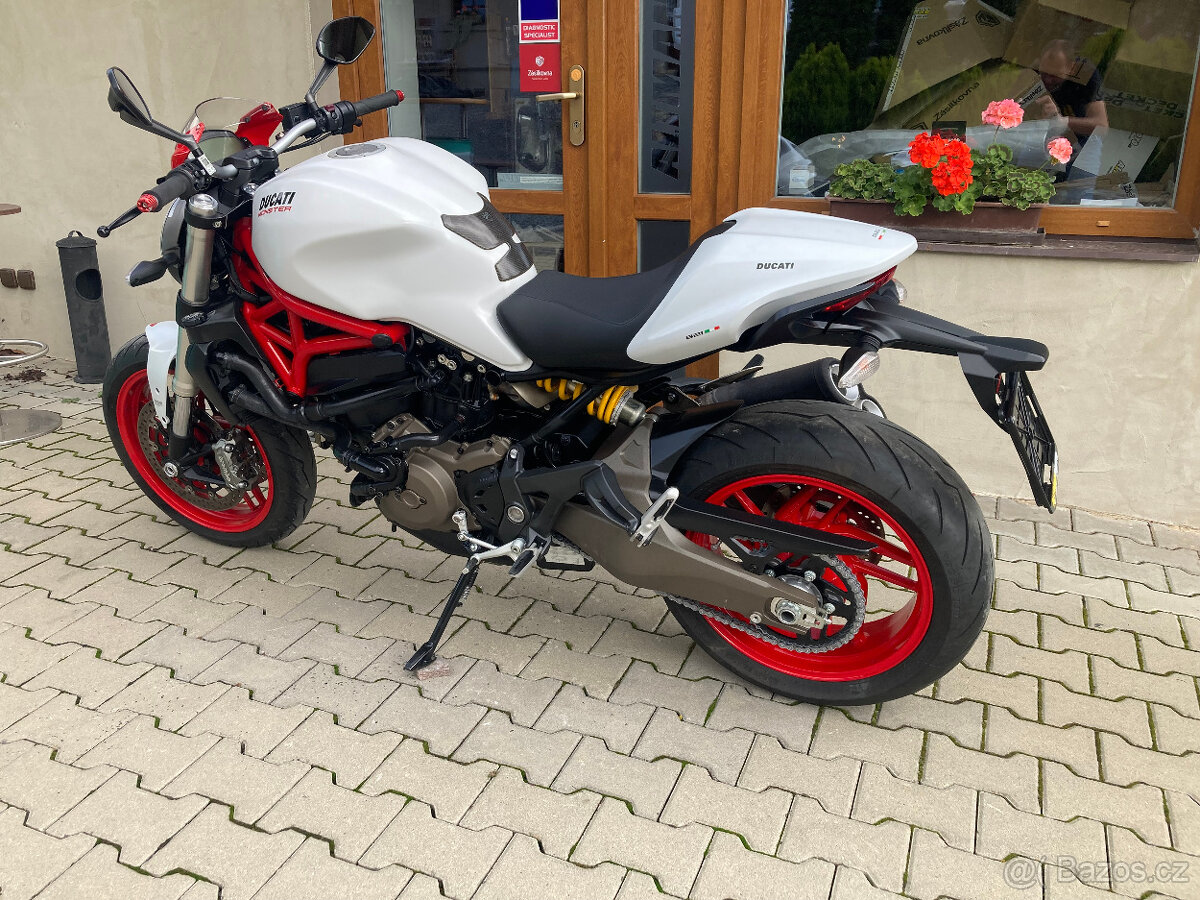 Ducati Monster 821 - 13