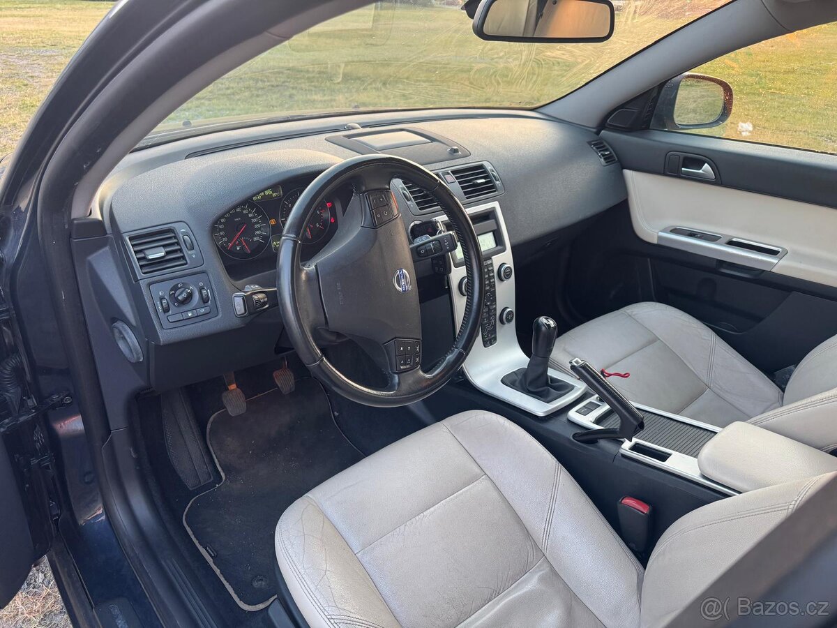 Volvo V50 2012r - 13