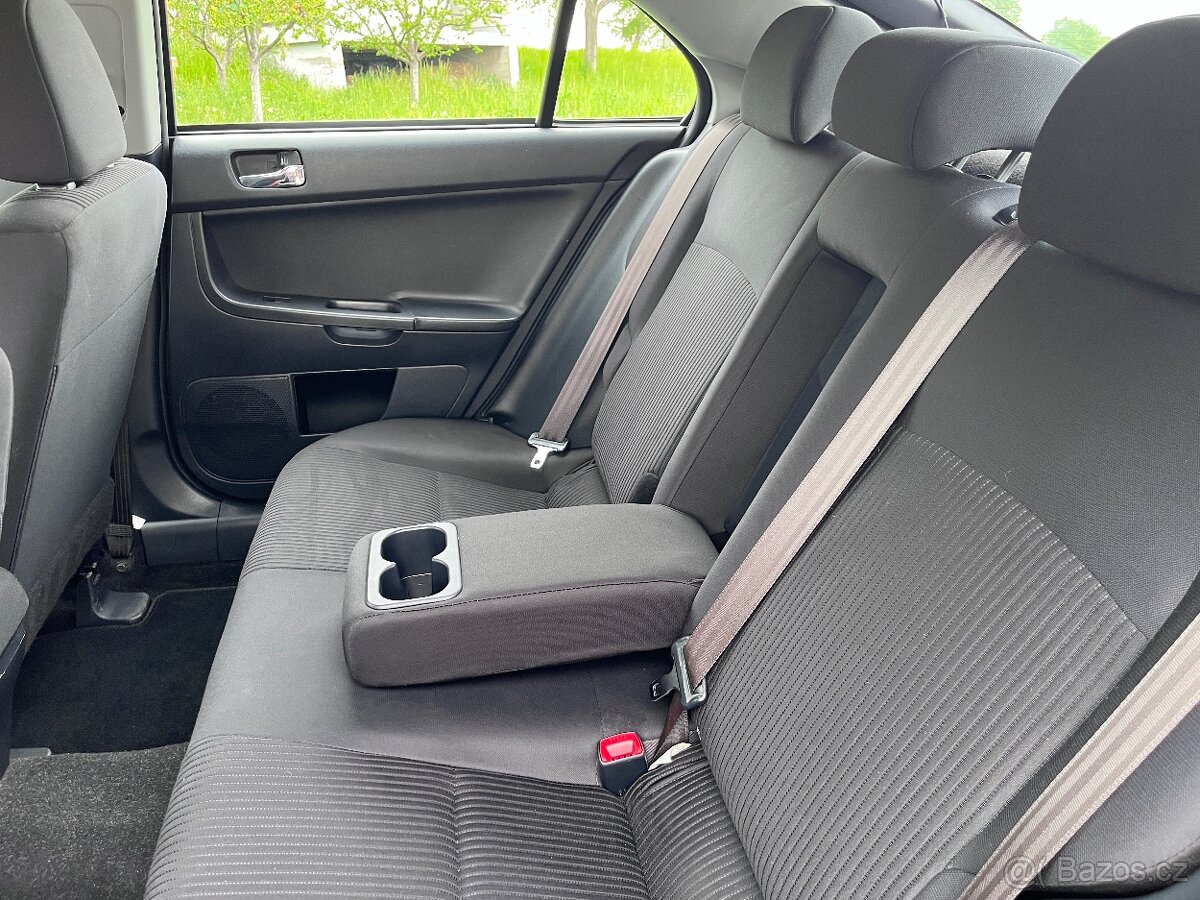 Mitsubishi Lancer - 13