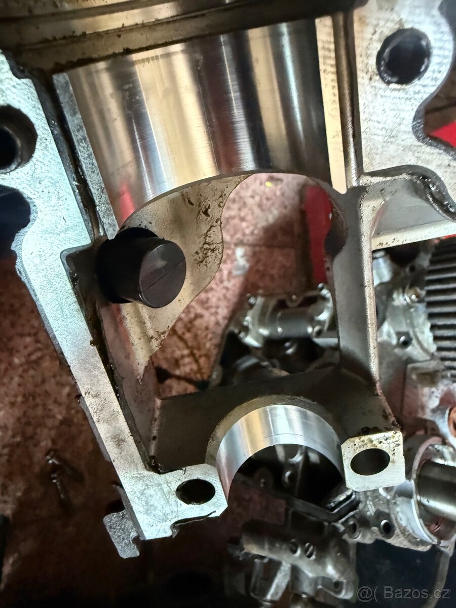 Subaru sti 2.5 hlavy. - 13