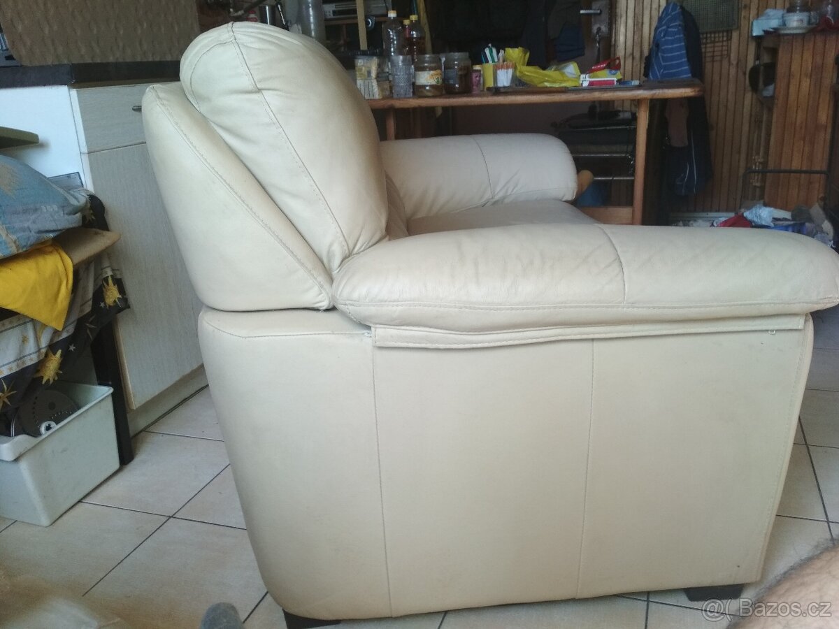 KOŽENÁ POHOVKA - 13