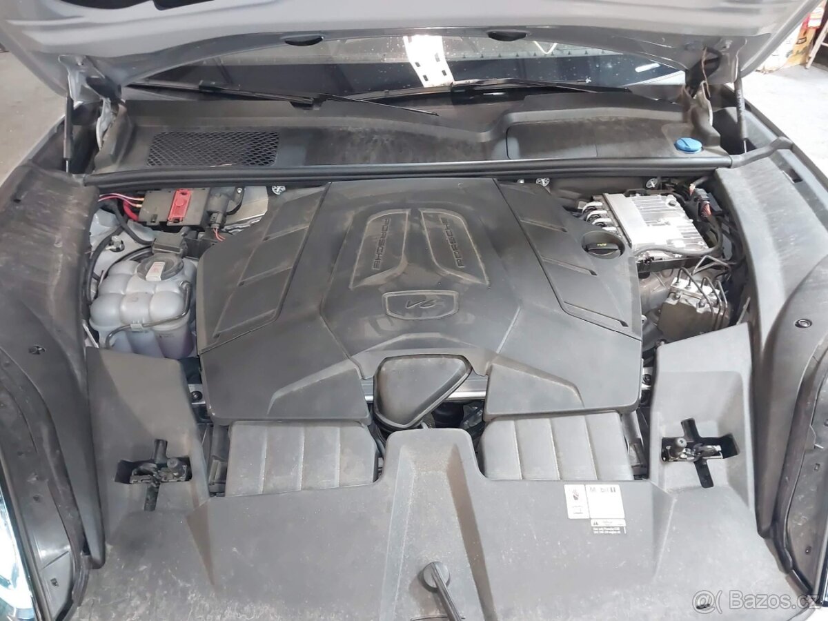 Porsche Cayenne – Rok 2024, pouze 25k km - 13