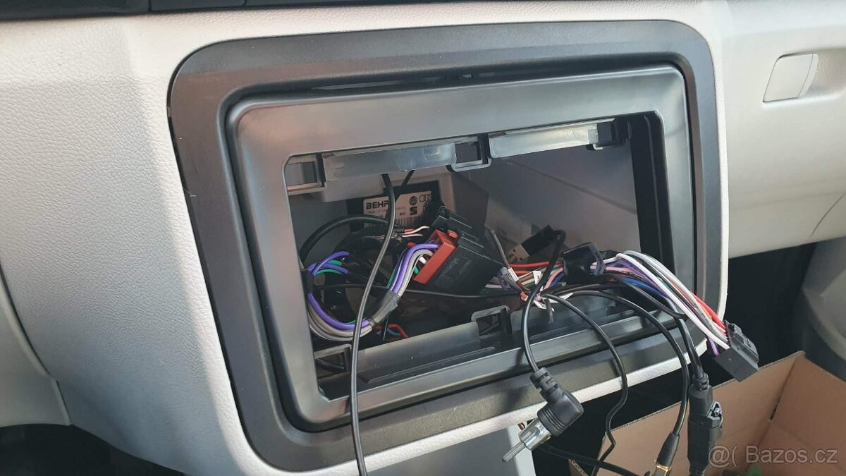 Autorádio Android Vordon HX-101+ Redukce. - 13