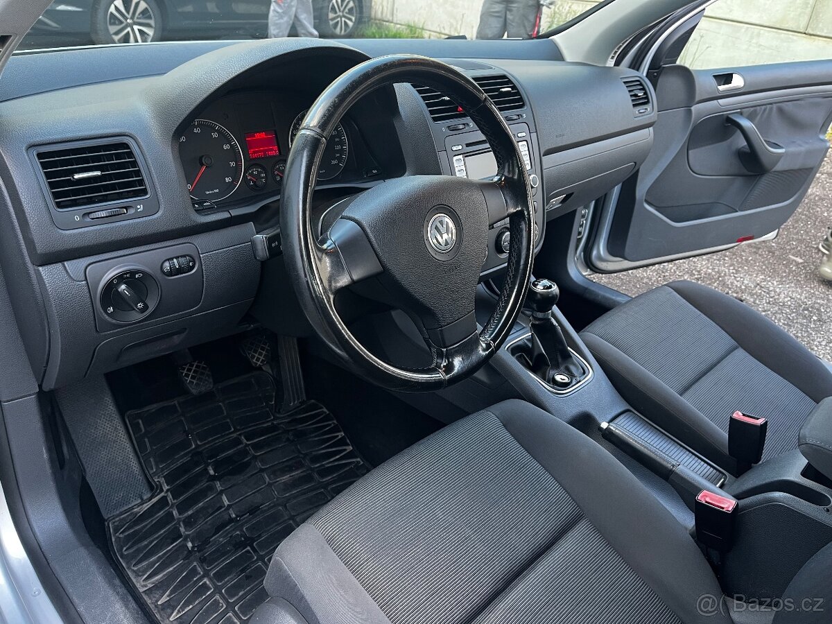 VW Golf 1.6 benzin - 13