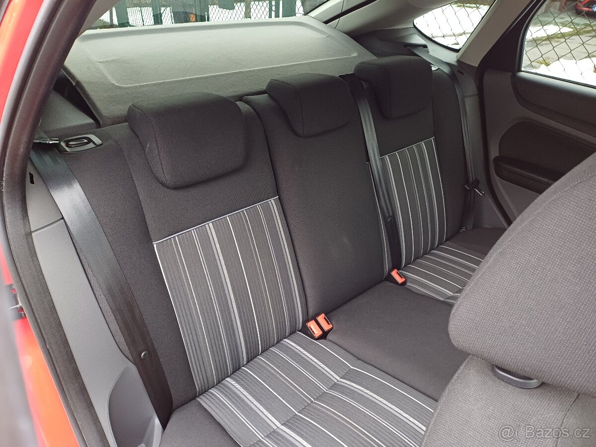 74195km Ford Focus 1.6 16V Tempomat - 13