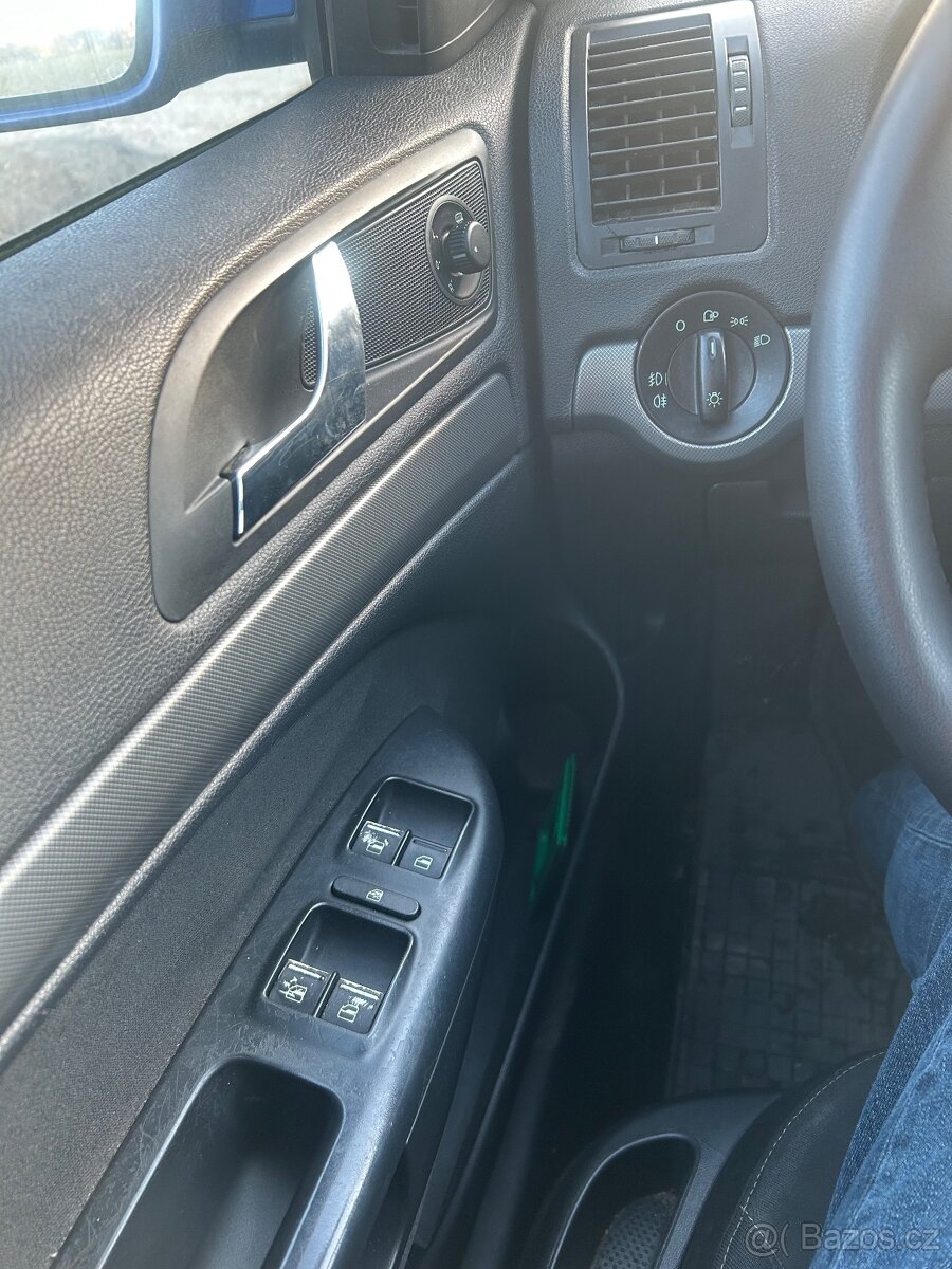 Škoda Octavia 2 1.9 TDi 77 KW - 13