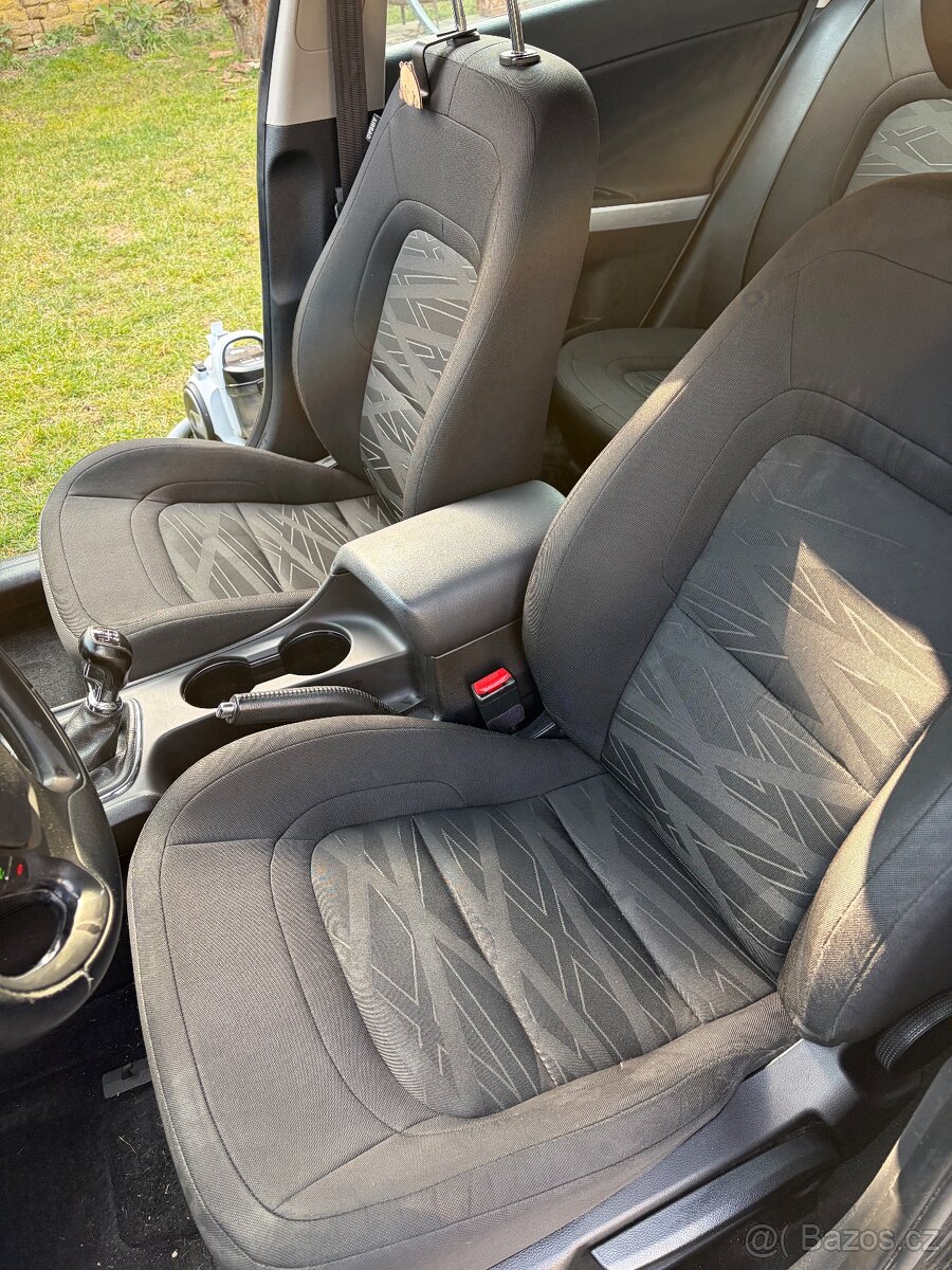 Kia Ceed 1.6 CRDi 100kw combi - 13