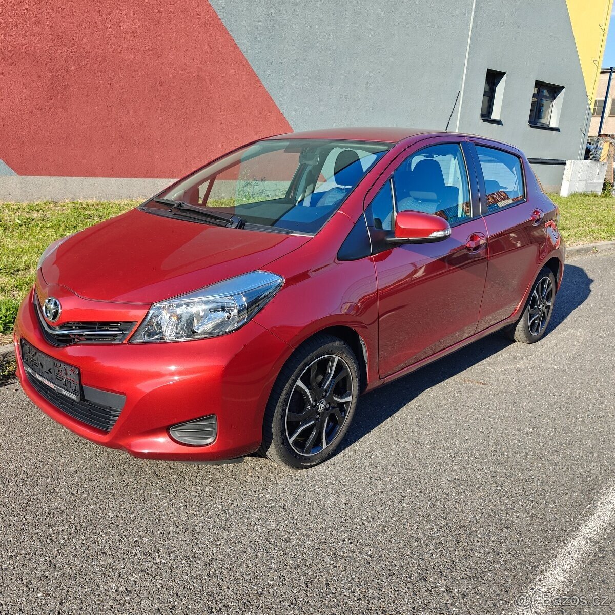 Toyota Yaris 1.33 VVT-i Luna 73kw Svycarsko DPH rezervace - 13