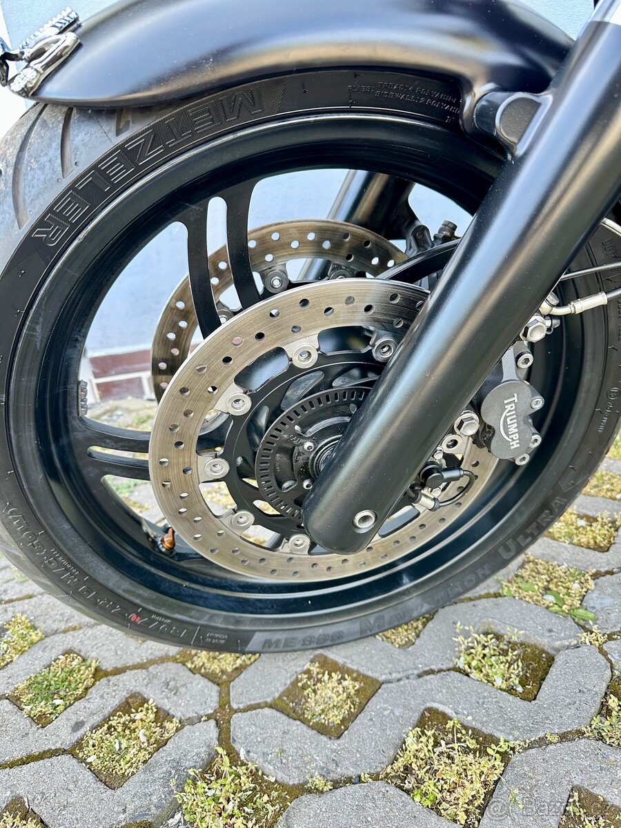 Triumph Thunderbird storm - 13