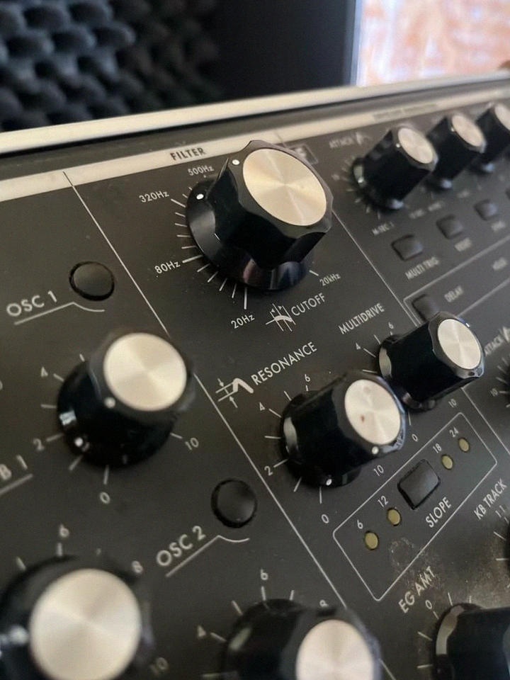 Synthezátor Moog Subsequent 37 - 13
