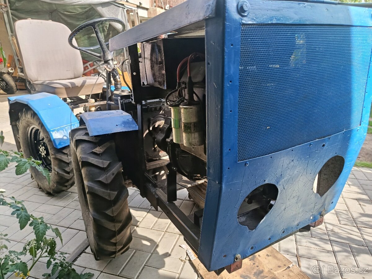 MALOTRAKTOR KLOUBOVÝ 4X4 - 13