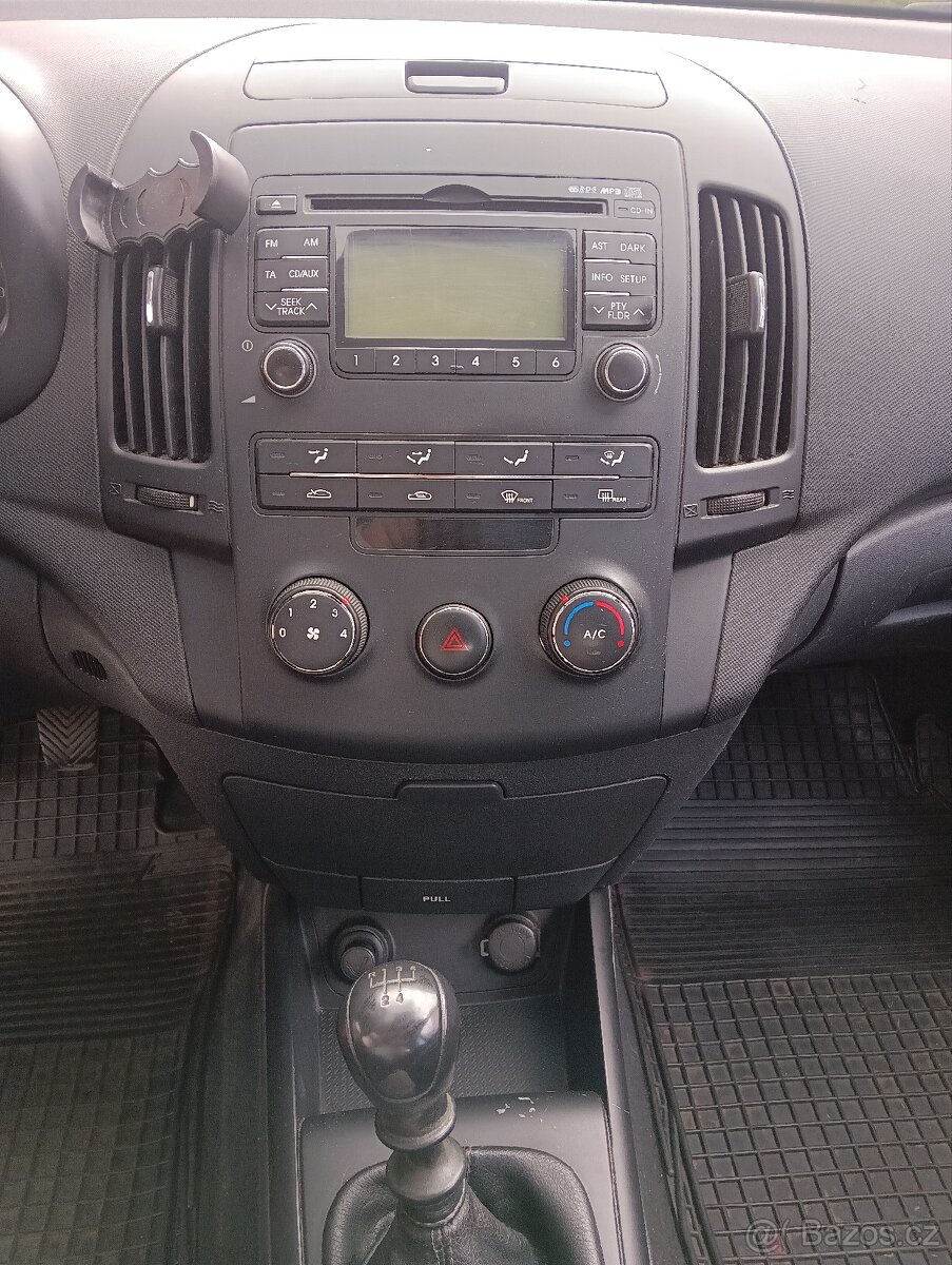 Hyundai i30 1.6i 92kW 2009 - 13