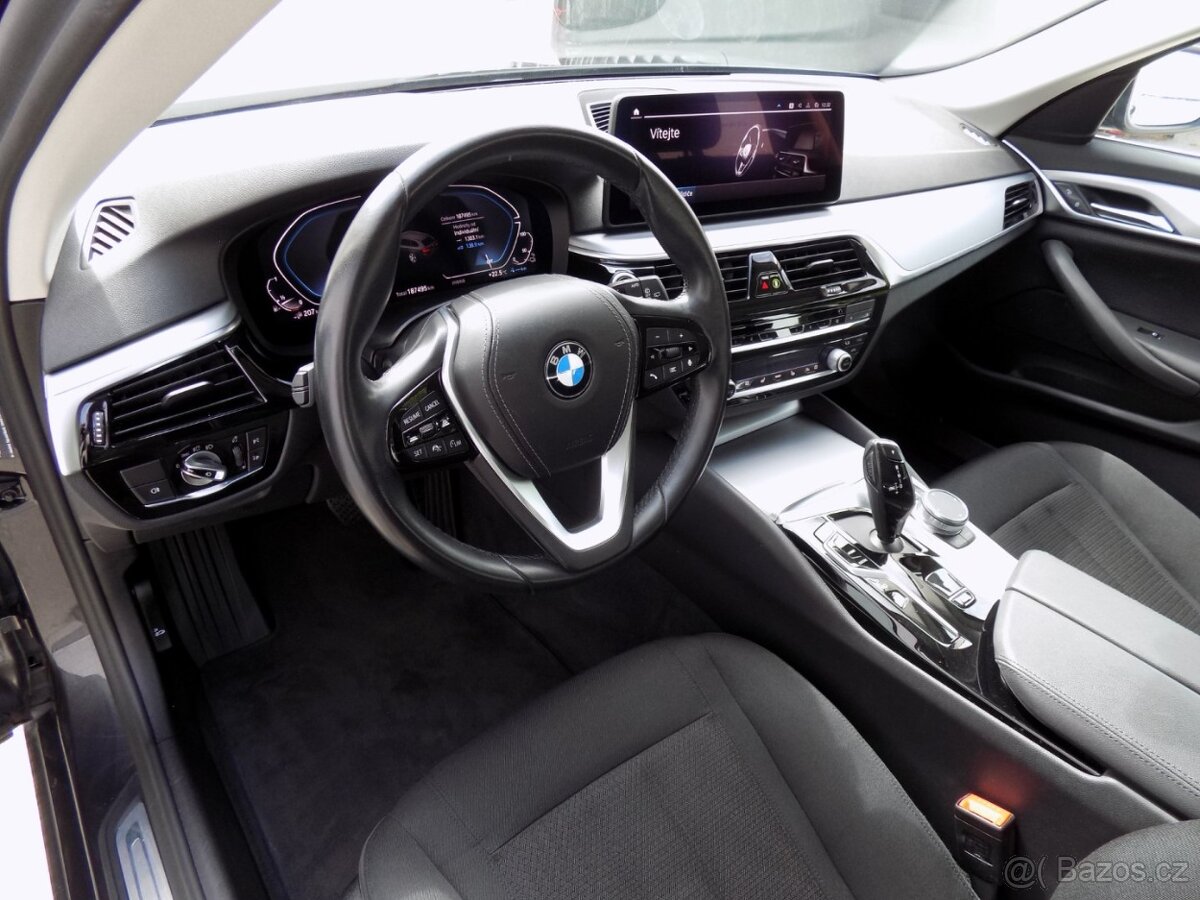 BMW Řada 5 530e/xDrive/Full-LED/DPH/ - 13