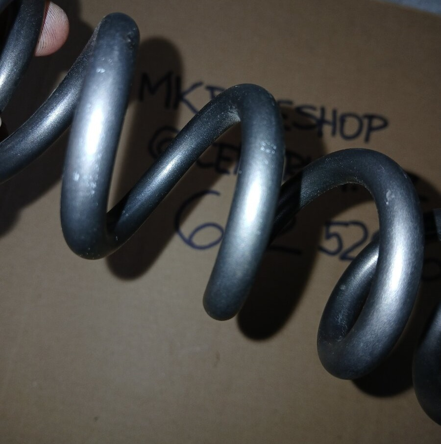 Titanová pružina MANITOU - 13