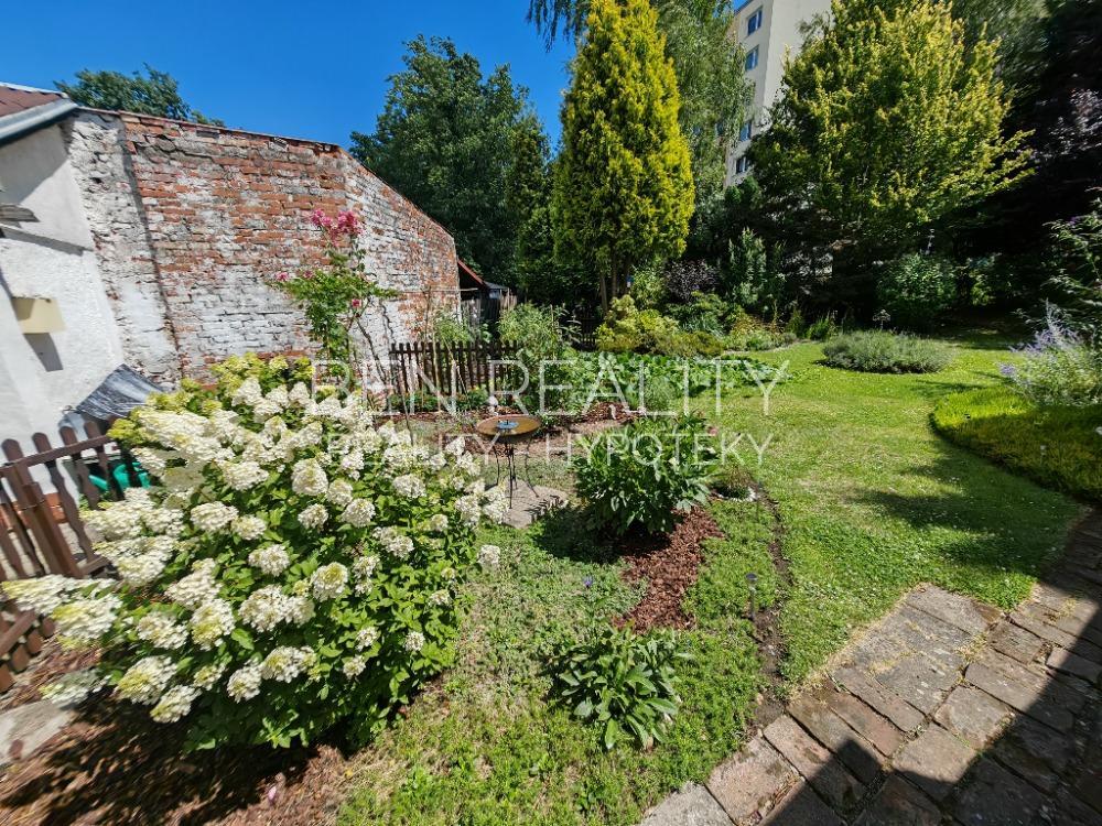 Exklusivní prodej - dům Zlín tř. T. Bati - k bydlení i podn - 13