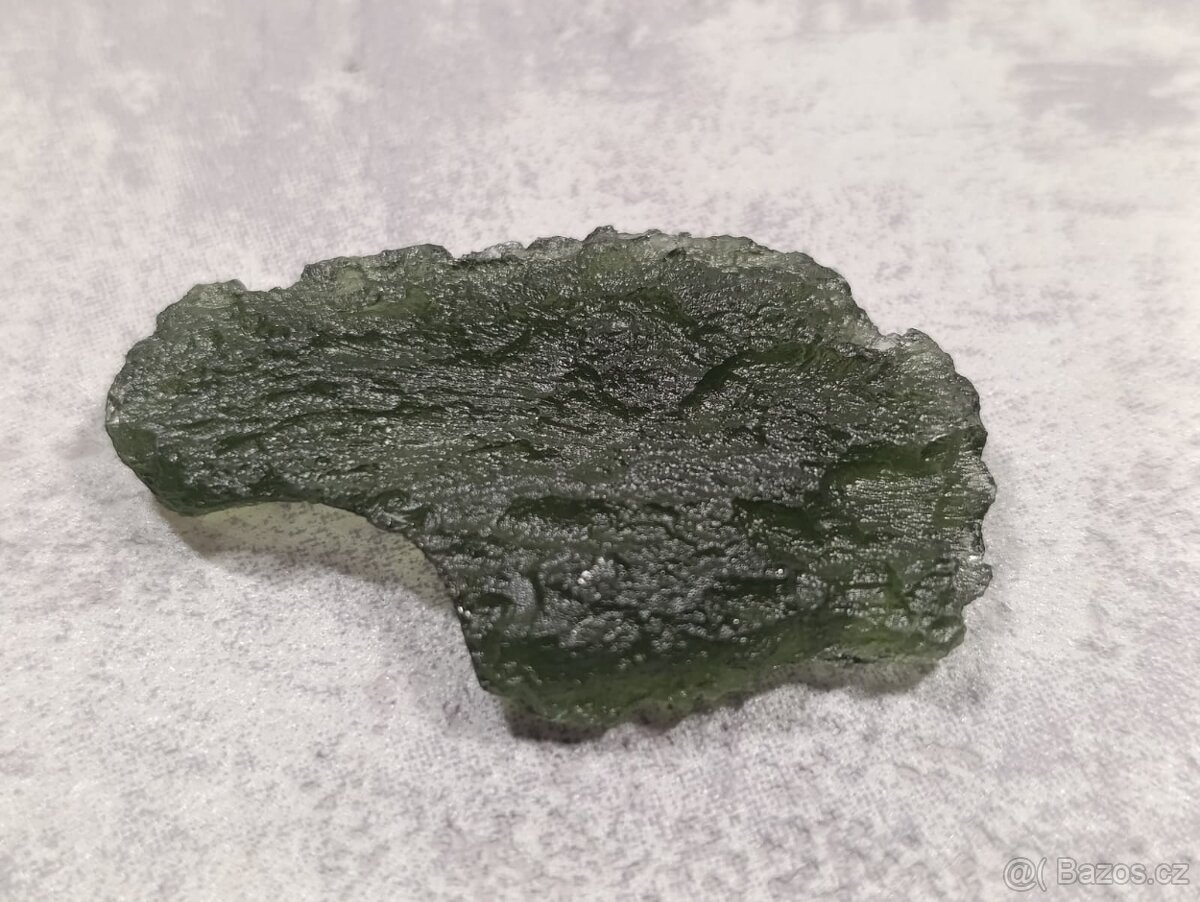 Krásný velký Vltavín z Chlumu, těžký14,36 gramu, ve stojánku - 13