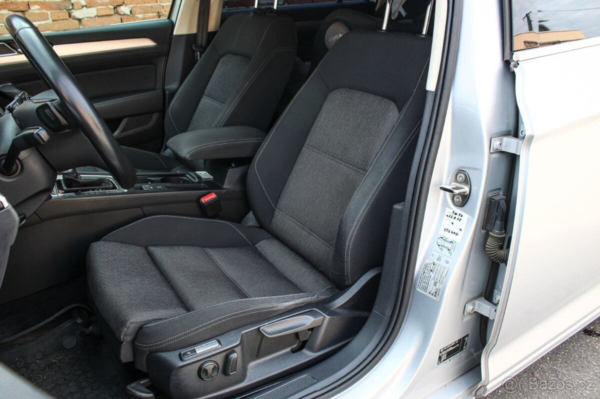 Volkswagen Passat Variant 2.0 TDI Highline DSG - 13