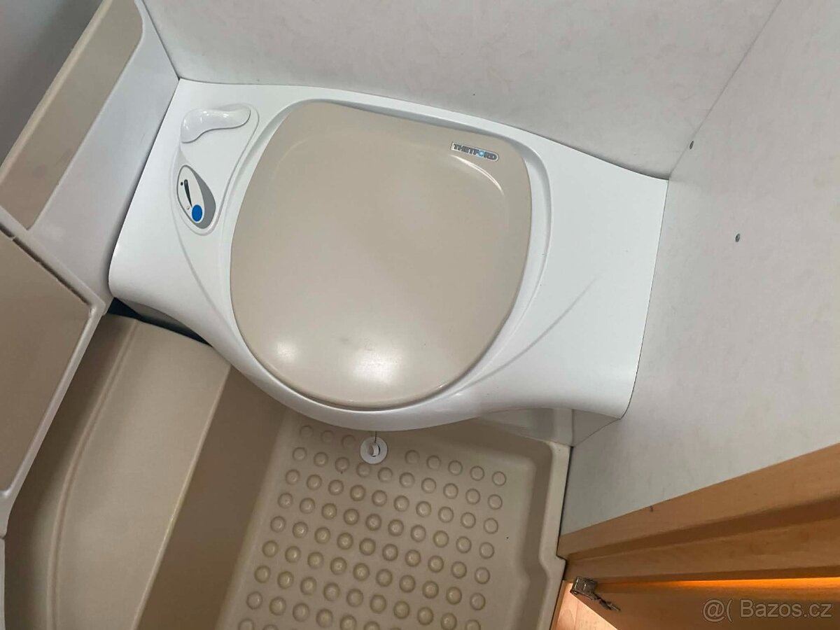 Hobby De Luxe 450 / 100 km/h/ KLIMATIZACE - 13