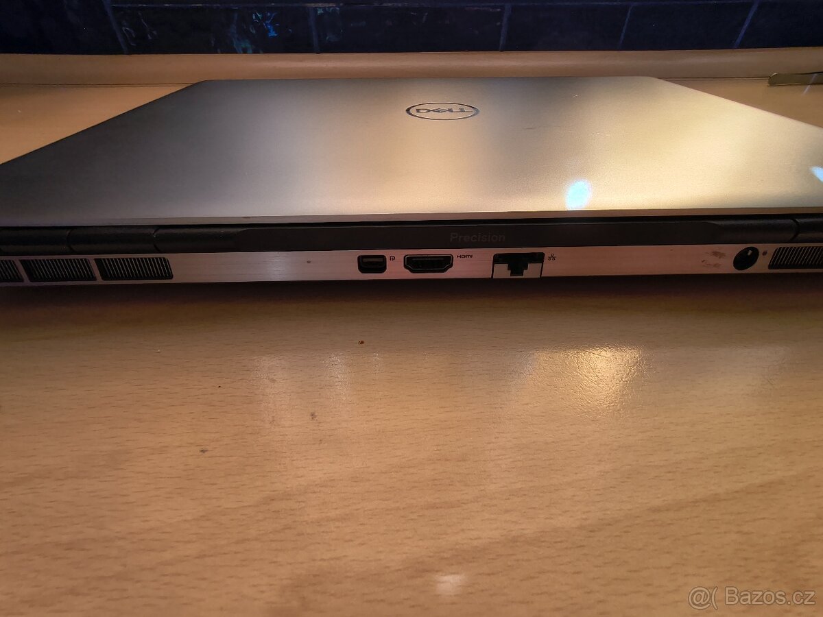 Dell Precision 7560 / Intel i9 / 32GB RAM / RTX A2000 / 500 - 13