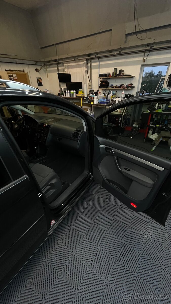 Spěchá VW Touran 2.0tdi - 13