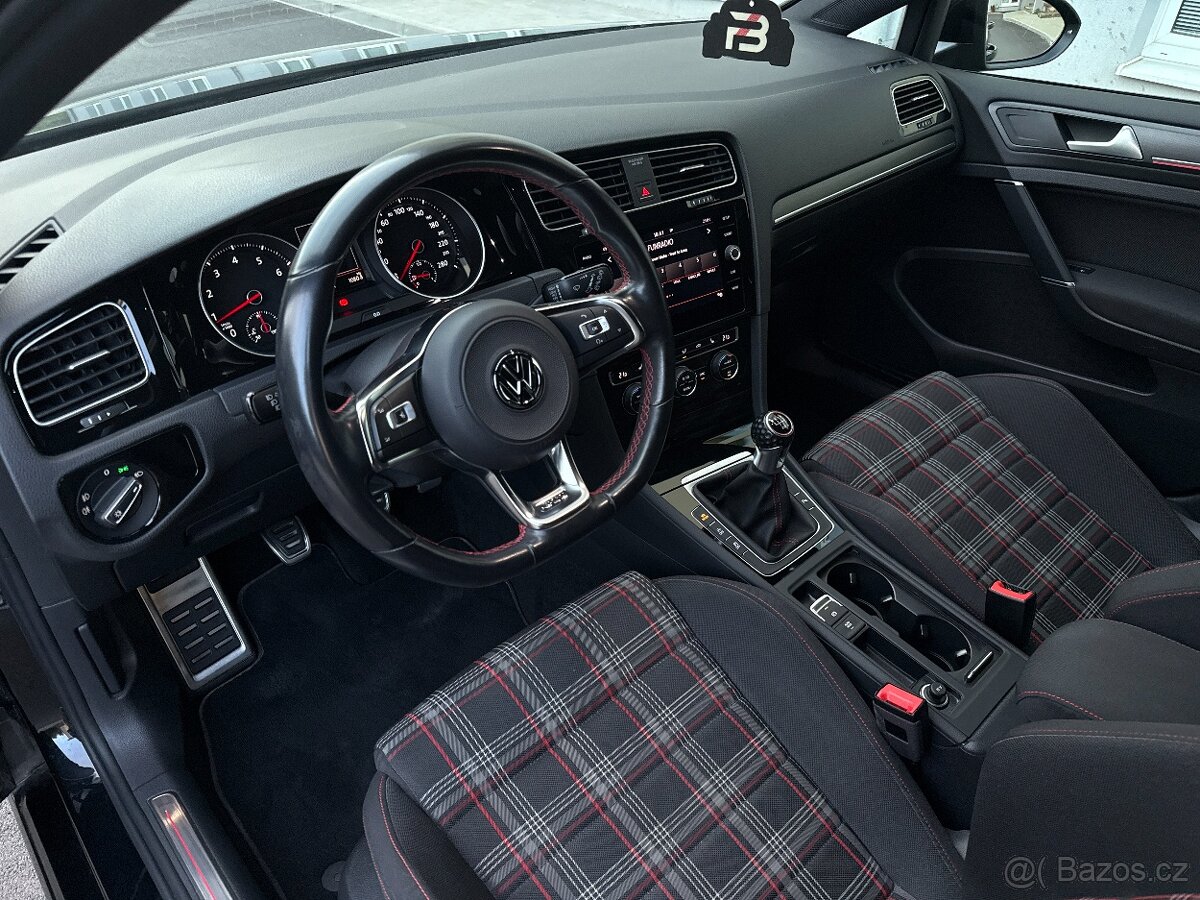 Volkswagen Golf GTI 7 Facelift 2.0 TSI Manuál - 13