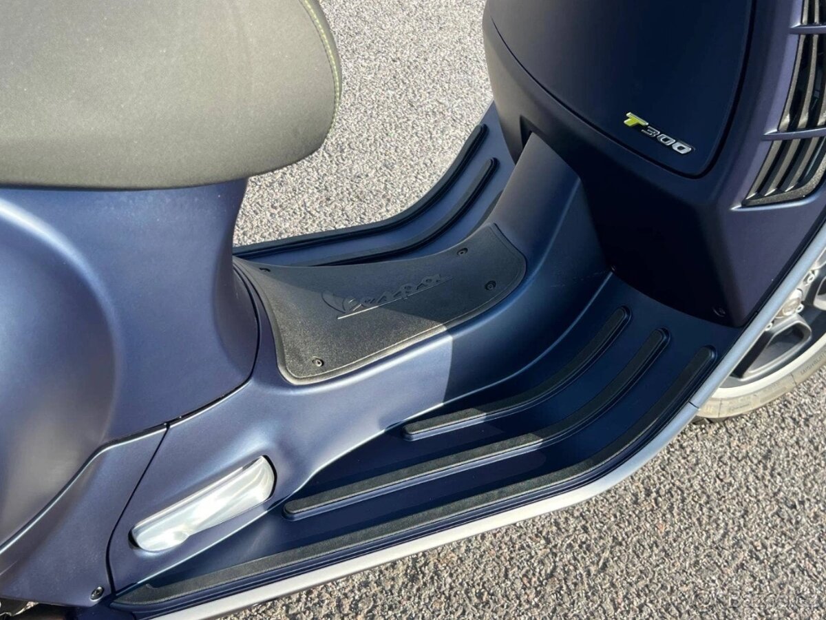 Vespa GTS 300 Super Tech ABS - 13