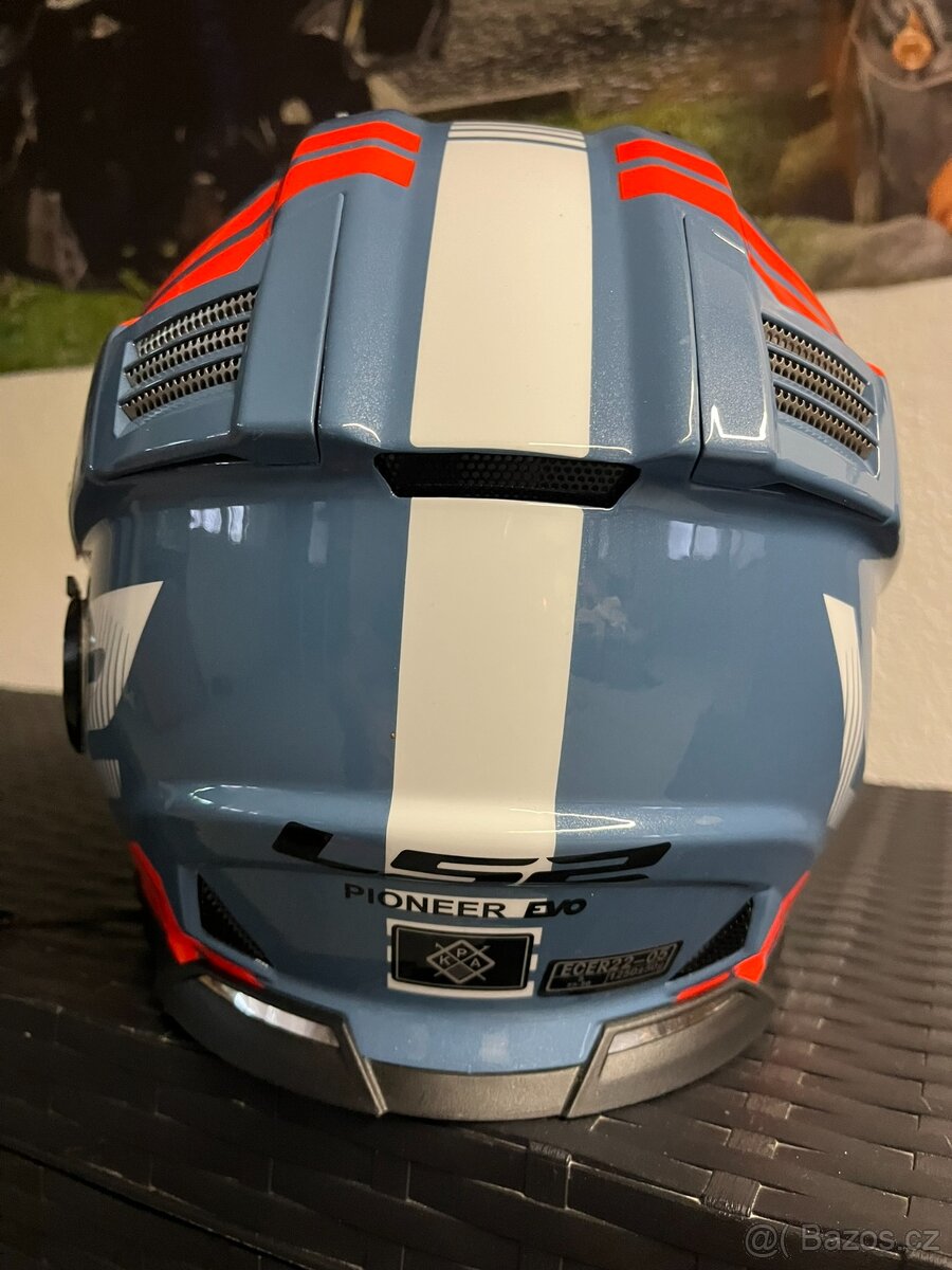 Helmy +chránič Emerze - 13