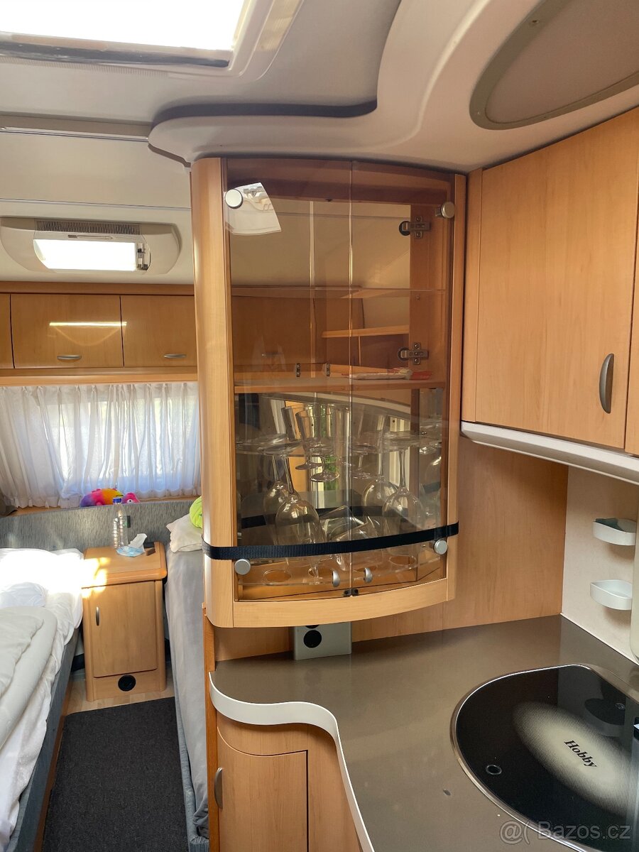 Prodám karavan Hobby 495 de luxe - 13