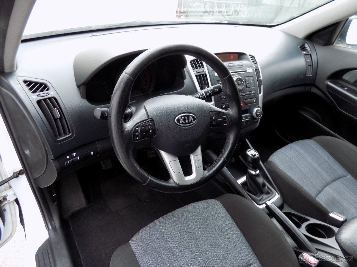 Kia Cee´d 1.6GDi/2.Maj.ČR/Klimatizace/ - 13